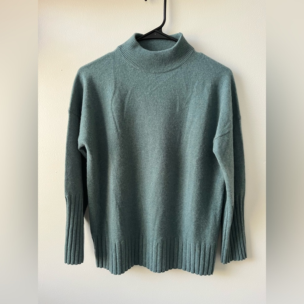 J Crew 100% Cashmere Mock Neck Ribbed Sweater Size 2XS Green Relax Fit